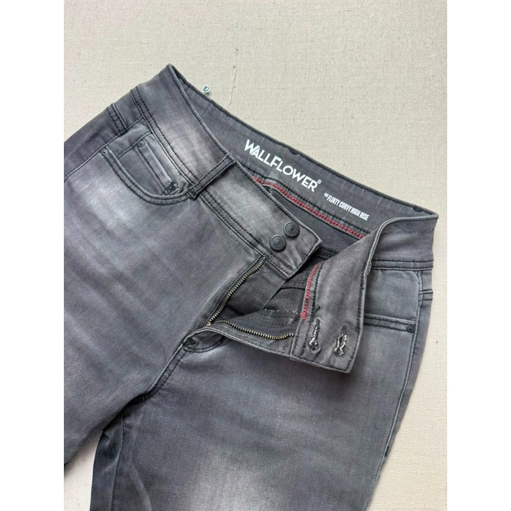 WallFlower Flirty Curvy High Rise Gray Stretch Jeans Women's Size 9 [A197]